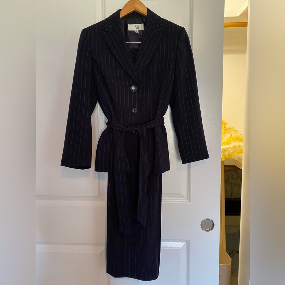 LeSuite blue with white pin stripes 
Pantsuit NWOT